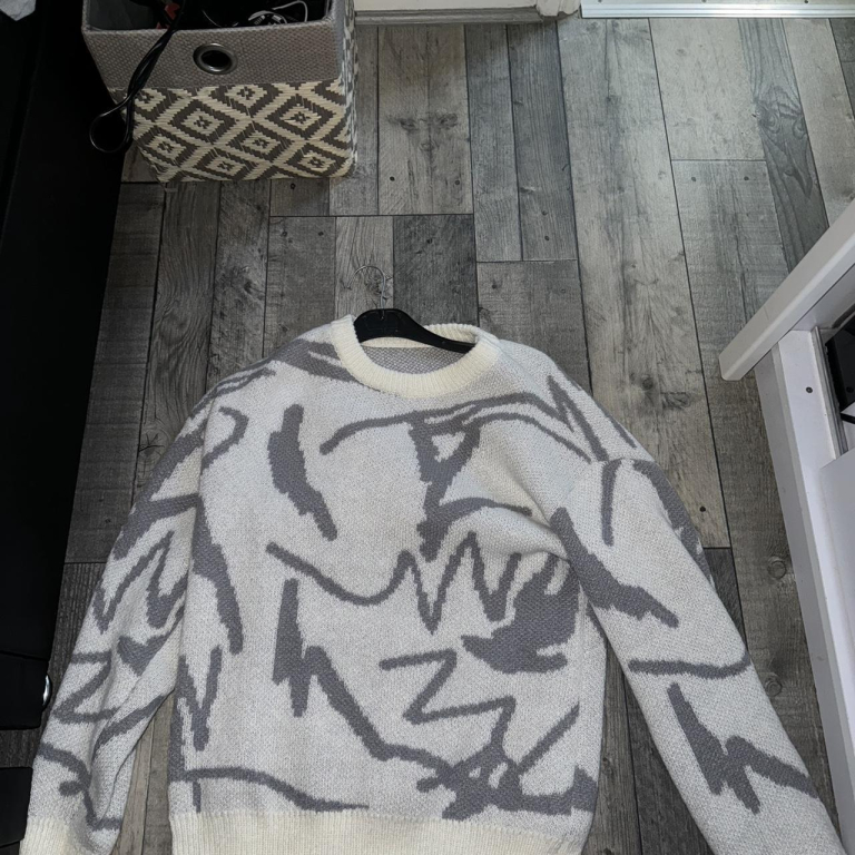 Men's Graphic Pattern Drop Shoulder Sweater