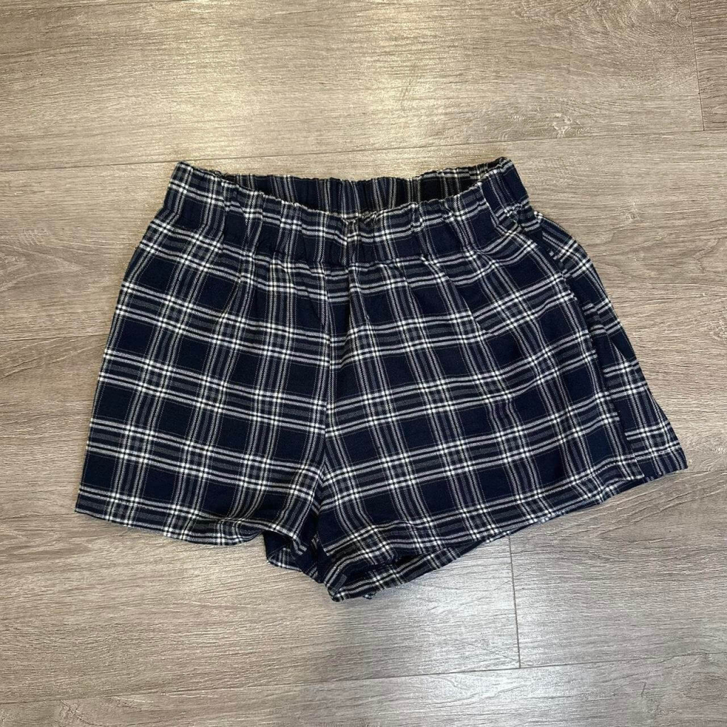 Plaid Wide Short