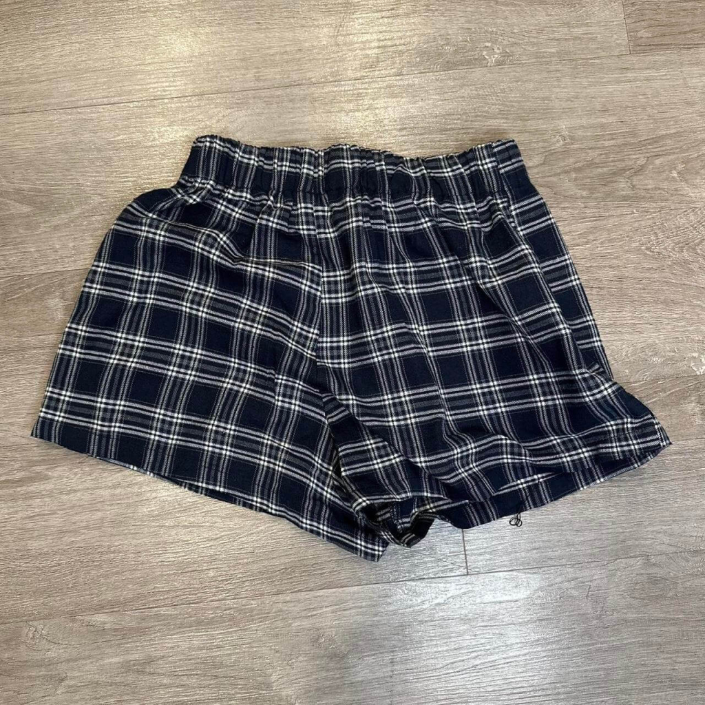 Plaid Wide Short