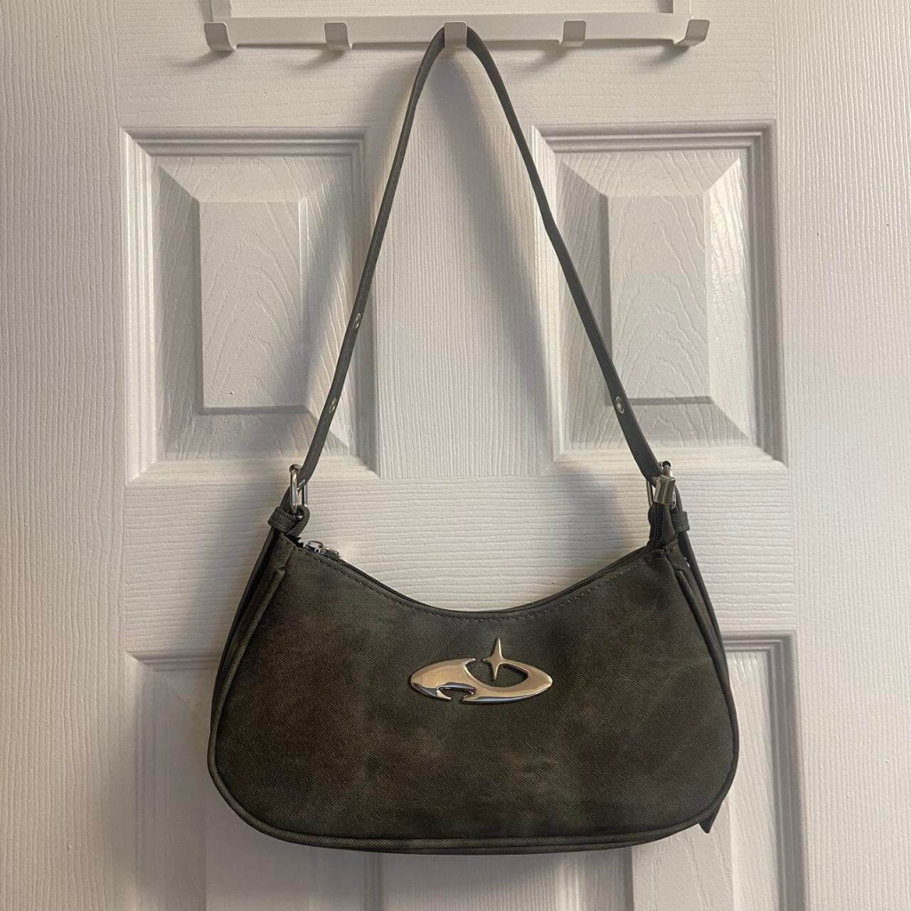 Adjustable Metallic Side Purse