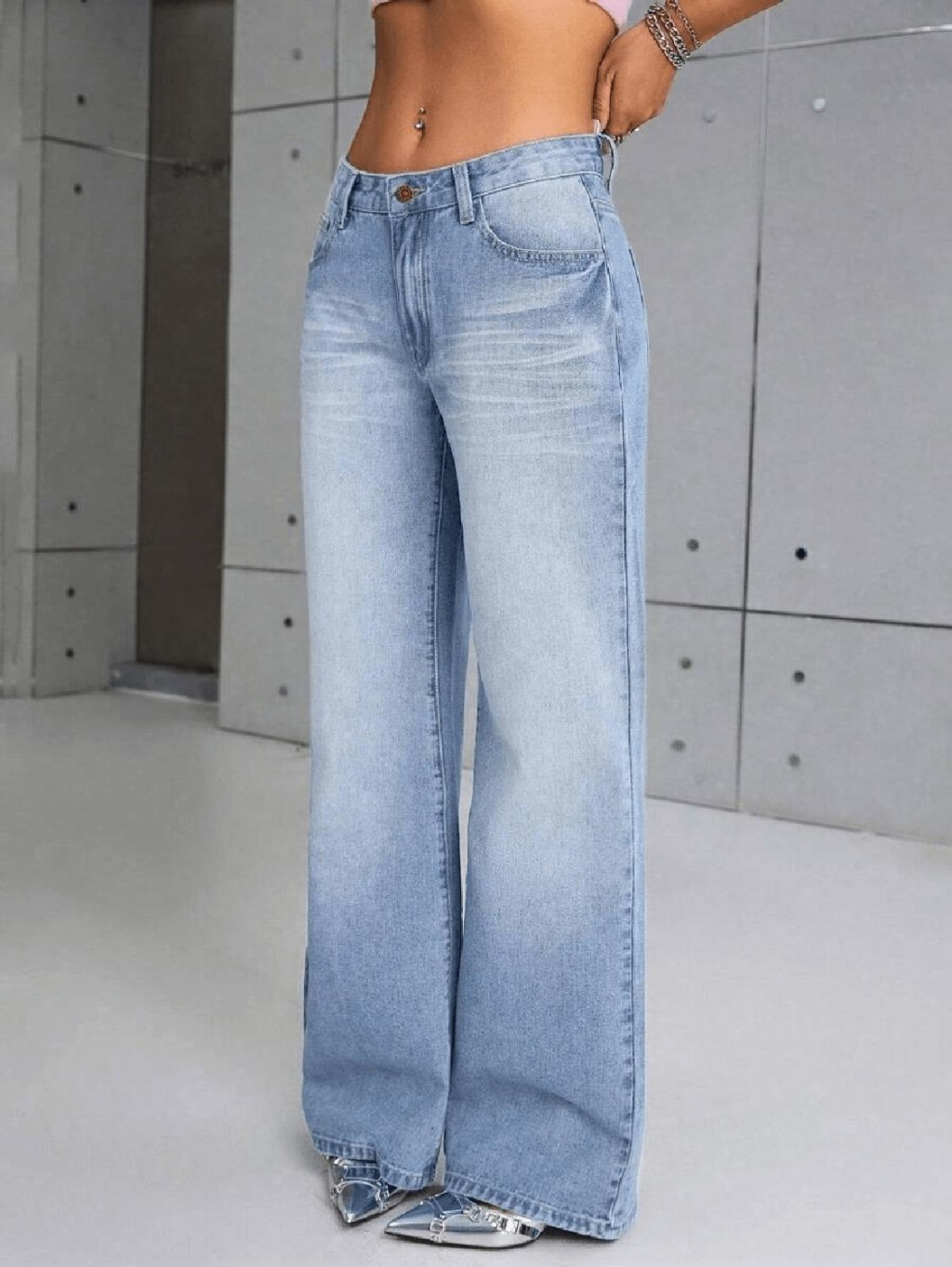 Light Wash Low waist baggy jeans