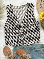 Black And White Wave Pattern Printed Sleeveless Top