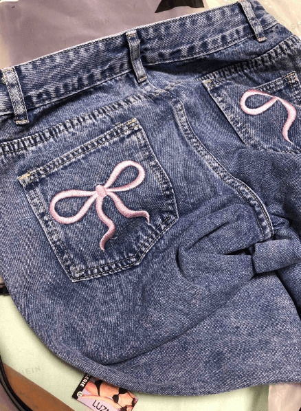 Straight-Legged Denim Pants with Bowknot Embroidery