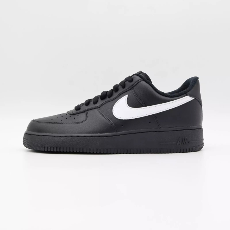 Nike Air Force 1 '07 Black and White