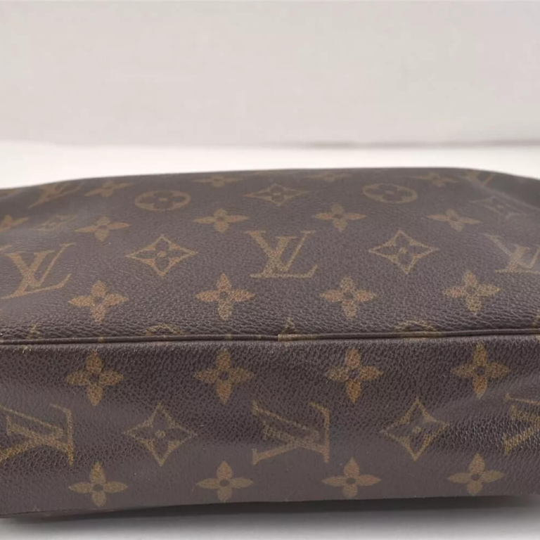 Louis Vuitton Monogram Trousse Toilette 23 Clutch Hand Bag