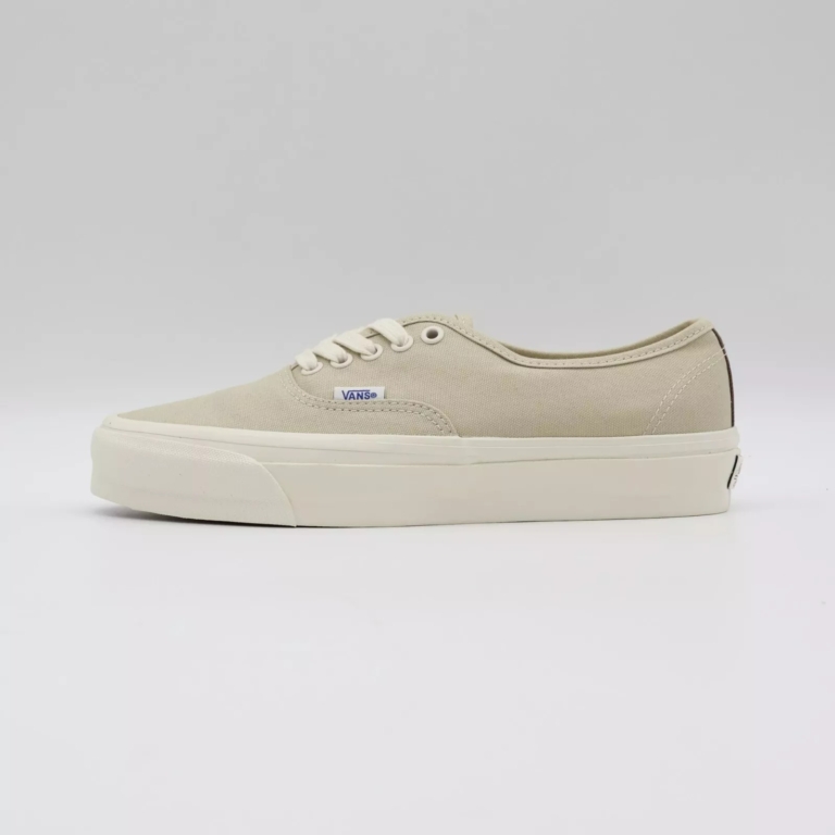 Vans Reissue 44 Canvas Castle Wall