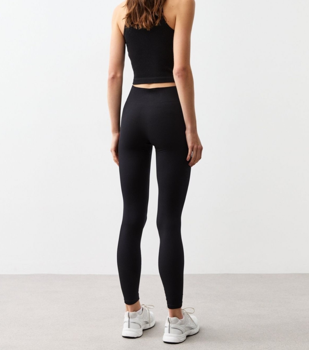 High-Rise Corded Leggings – Smooth Stretch