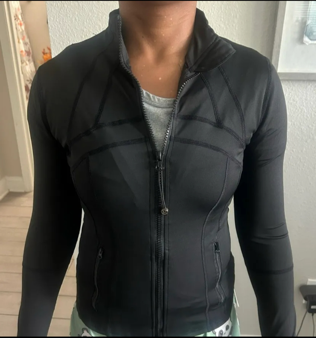 Womans Lululemon tracksuit (jacket)