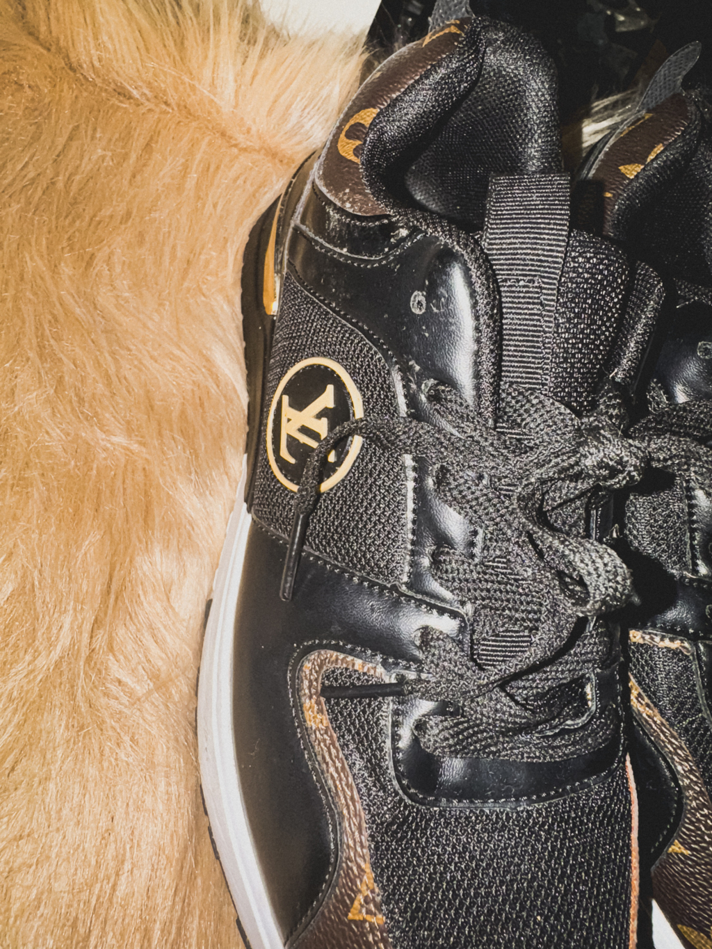 LOUIS VUITTON BROWN/BLACK SUEDE AND MONOGRAM CANVAS RUN AWAY LOW TOP SNEAKERS SIZE 39 LOUIS VUITTON - Image 3